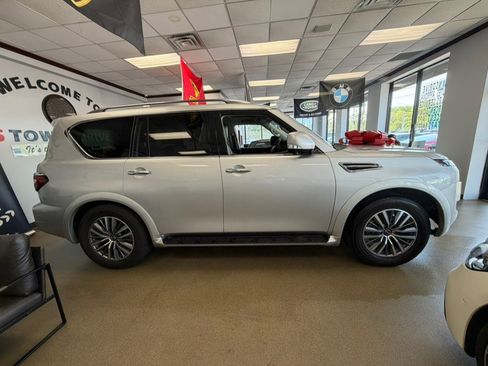 Used 2023 Nissan Armada SL w/ Captain's Chairs Package AWD/4WD image 18