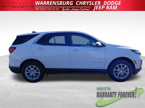Used 2024 Chevrolet Equinox LT image 2