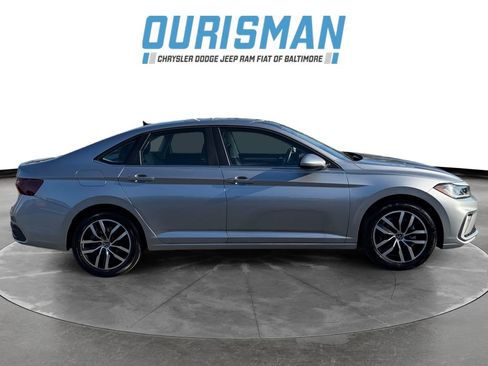 Used 2025 Volkswagen Jetta SE image 7