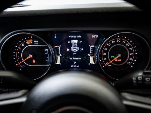 Used 2023 Jeep Wrangler Sport S image 26