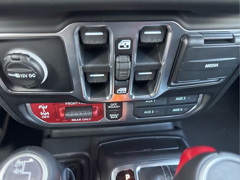 New 2026 Jeep Gladiator Mojave AWD/4WD image 33