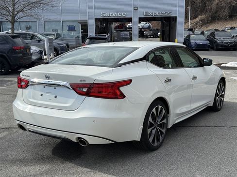 Used 2016 Nissan Maxima SR image 6