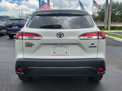 Used 2024 Toyota Corolla Cross SE image 10