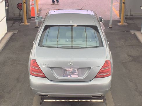 Used 2010 Mercedes-Benz S 550 image 4