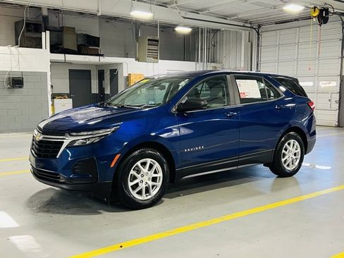 Used 2022 Chevrolet Equinox LS image 12