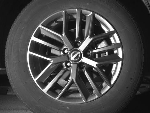 Used 2023 Nissan Rogue S image 13