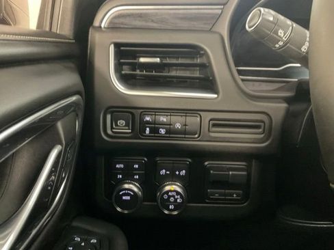 Used 2023 GMC Yukon XL SLT w/ SLT Premium Package AWD/4WD image 20