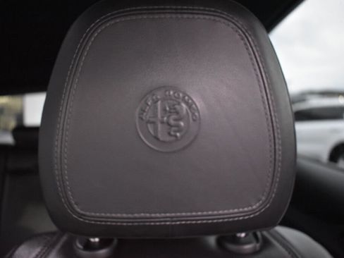 Used 2018 Alfa Romeo Stelvio Ti Sport image 17