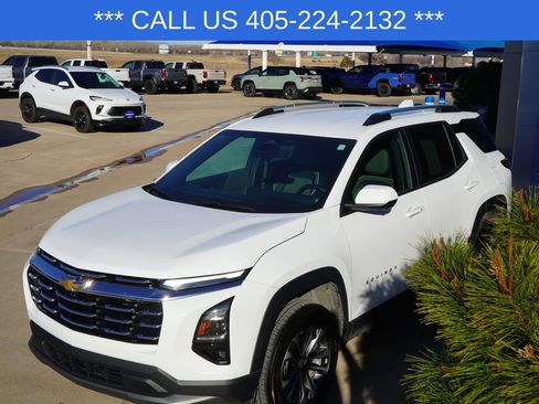 Used 2025 Chevrolet Equinox LT w/ Convenience Package II image 14