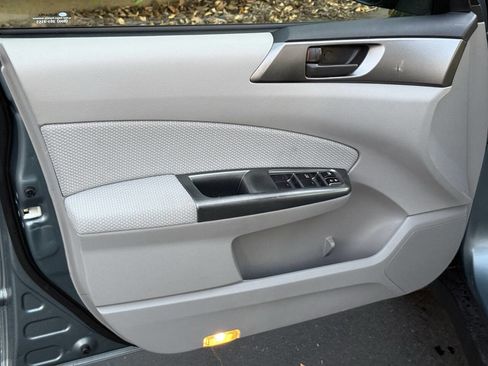 Used 2013 Subaru Forester 2.5X image 12