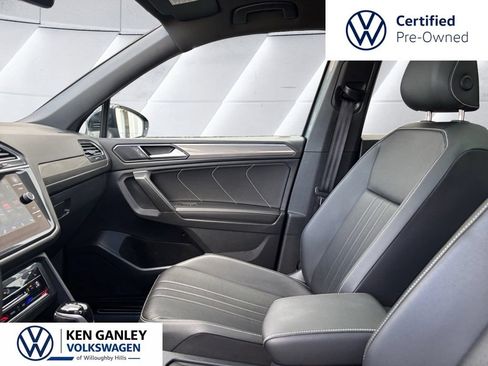 Certified 2023 Volkswagen Tiguan SE R-Line FWD image 18