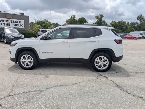 Used 2024 Jeep Compass Latitude AWD/4WD image 7