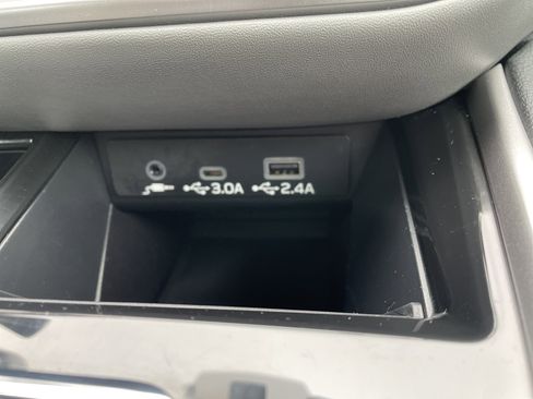 Used 2025 Subaru Outback Premium image 35