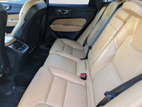 Used 2021 Volvo XC60 T5 Inscription w/ Advanced Package FWD image 18