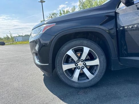Used 2021 Chevrolet Traverse LT w/ LT Premium Package AWD/4WD image 24