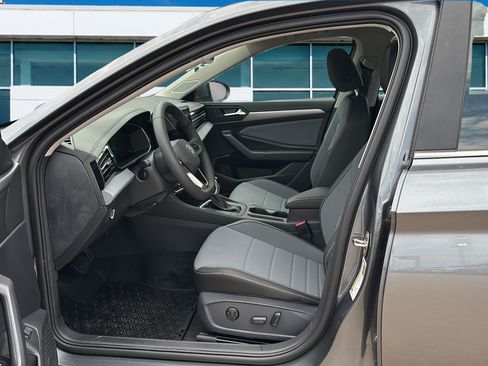 New 2026 Volkswagen Jetta SE FWD image 9
