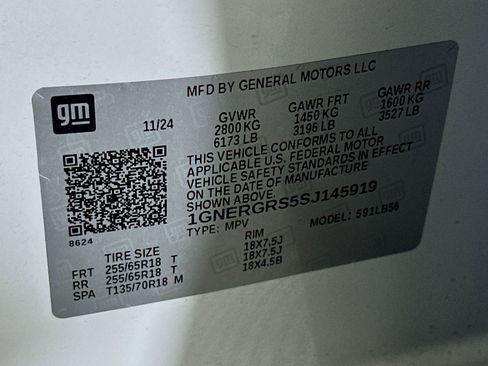 Used 2025 Chevrolet Traverse LT FWD image 12