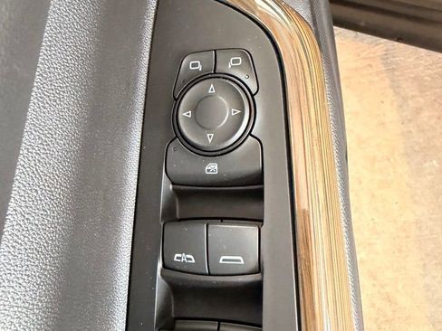 Used 2023 GMC Acadia SLE w/ Driver Convenience Package AWD/4WD image 12