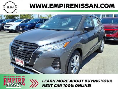 New 2025 Nissan Kicks Play S