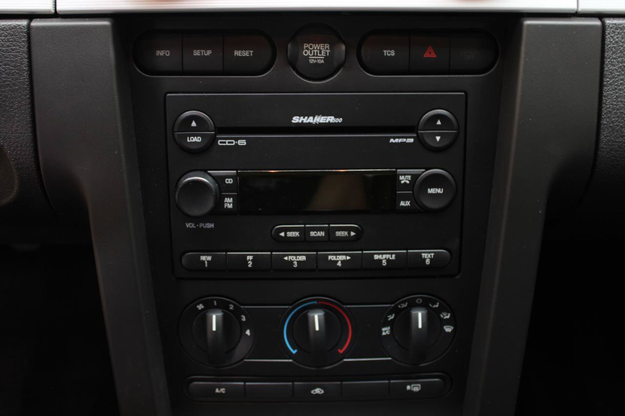 Used 2005 Ford Mustang GT RWD image 38