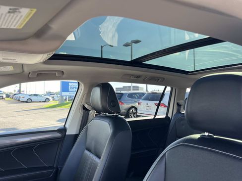 Certified 2022 Volkswagen Tiguan SE image 19