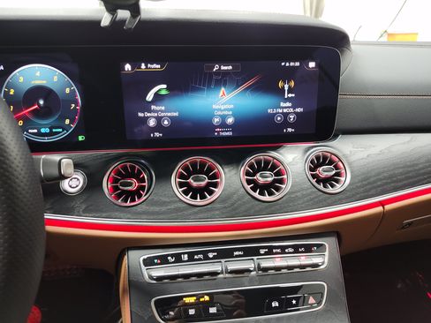 Used 2021 Mercedes-Benz E 450 4MATIC Cabriolet image 33