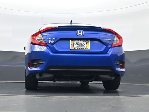 Used 2018 Honda Civic Touring image 26