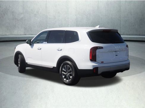Used 2023 Kia Telluride LX AWD/4WD image 12