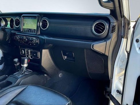 Used 2022 Jeep Wrangler Unlimited Sahara w/ Cold Weather Group AWD/4WD image 26