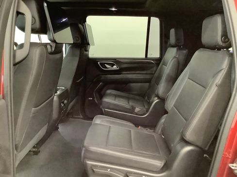 Used 2021 Chevrolet Suburban Z71 w/ Rear Media and Nav Package AWD/4WD image 6