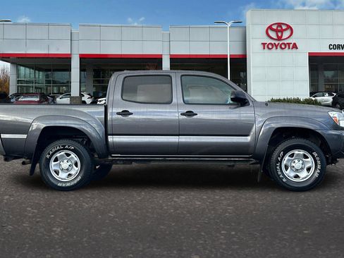 Used 2014 Toyota Tacoma PreRunner w/ SR5 Package image 3