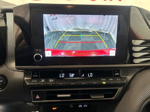 Used 2025 Toyota Camry SE FWD image 29