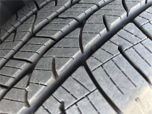 Used 2013 Toyota RAV4 XLE image 17