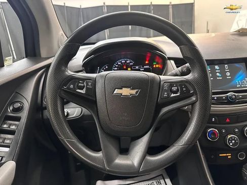 Used 2017 Chevrolet Trax LT w/ Driver Confidence Package FWD image 11