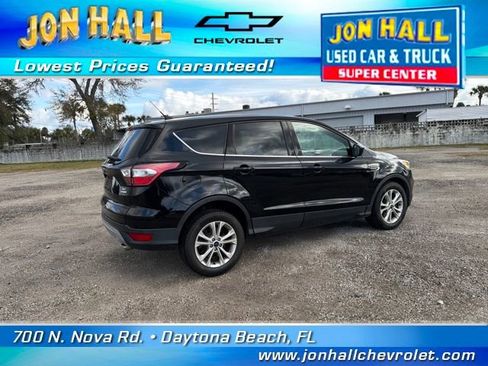 Used 2017 Ford Escape SE image 12