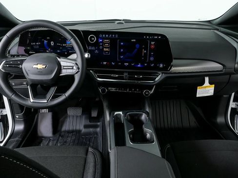 New 2026 Chevrolet Equinox EV LT image 18