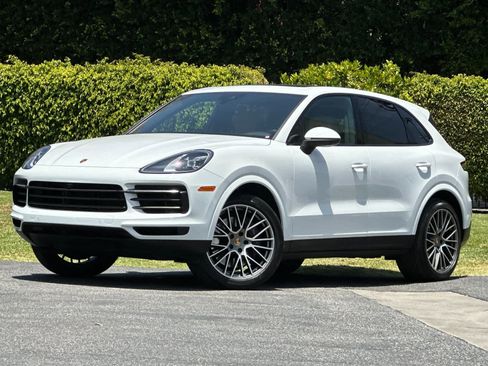 Certified 2023 Porsche Cayenne Platinum Edition AWD/4WD image 1