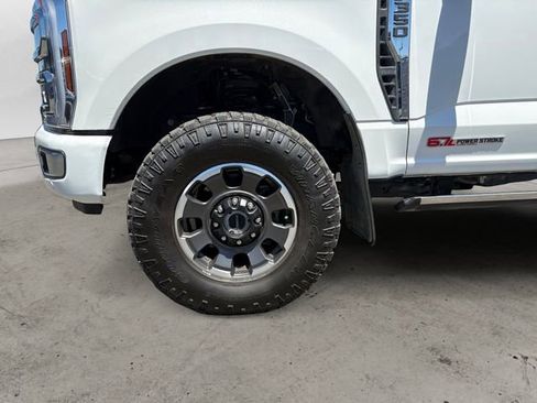 Used 2024 Ford F350 Platinum w/ Tremor Off-Road Package AWD/4WD image 14