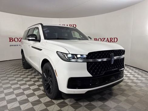 New 2025 Lincoln Navigator Reserve w/ Jet Appearance Package image 1