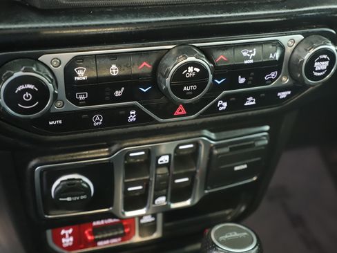 Certified 2021 Jeep Gladiator Mojave image 15