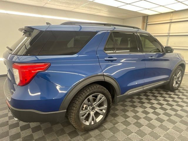 Used 2022 Ford Explorer XLT w/ Equipment Group 202A AWD/4WD image 3