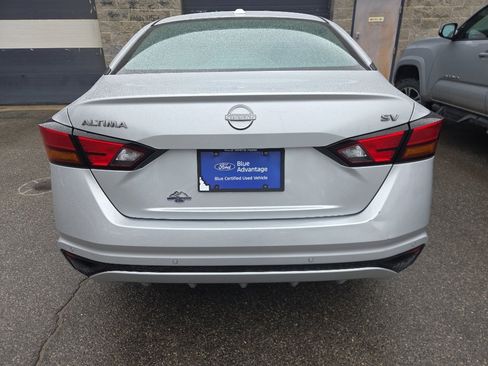 Used 2024 Nissan Altima 2.5 SV image 6