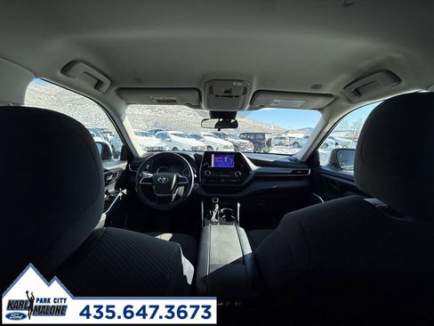 Used 2024 Toyota Highlander LE image 13
