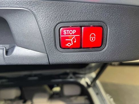 Certified 2025 Mercedes-Benz GLA 250 4MATIC image 18