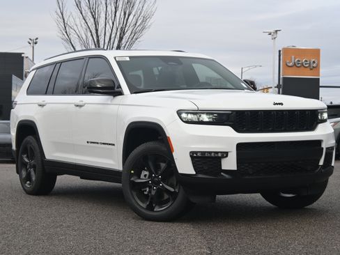 New 2025 Jeep Grand Cherokee L Limited w/ Luxury Tech Group II RWD image 2