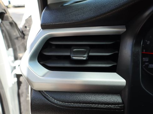 Used 2023 GMC Acadia SLE FWD image 60