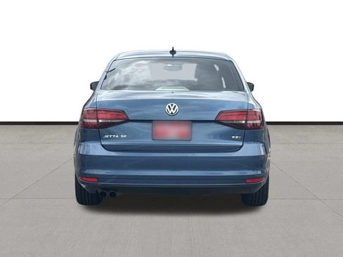 Used 2017 Volkswagen Jetta SE FWD image 6