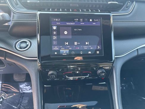 Certified 2023 Jeep Grand Cherokee Altitude AWD/4WD image 11