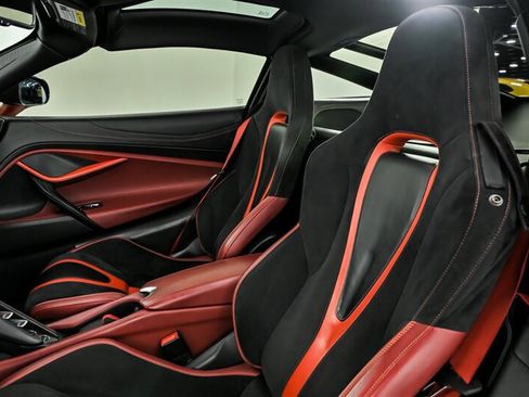 Used 2018 McLaren 720S RWD image 28