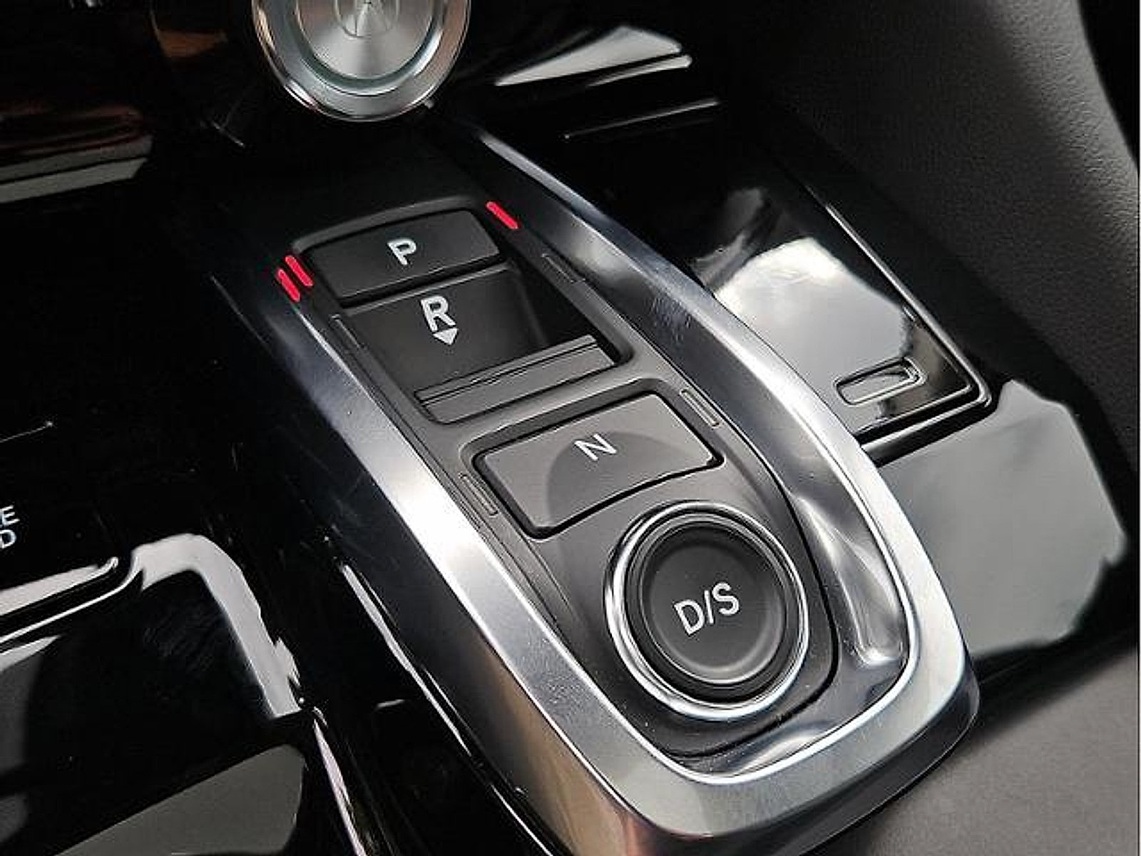 Used 2025 Acura MDX SH-AWD image 15